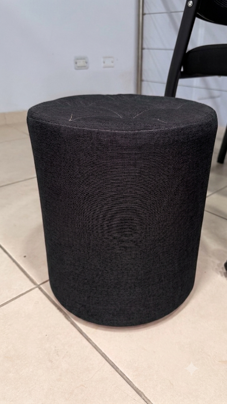 Puf negro 32 x 28 cm