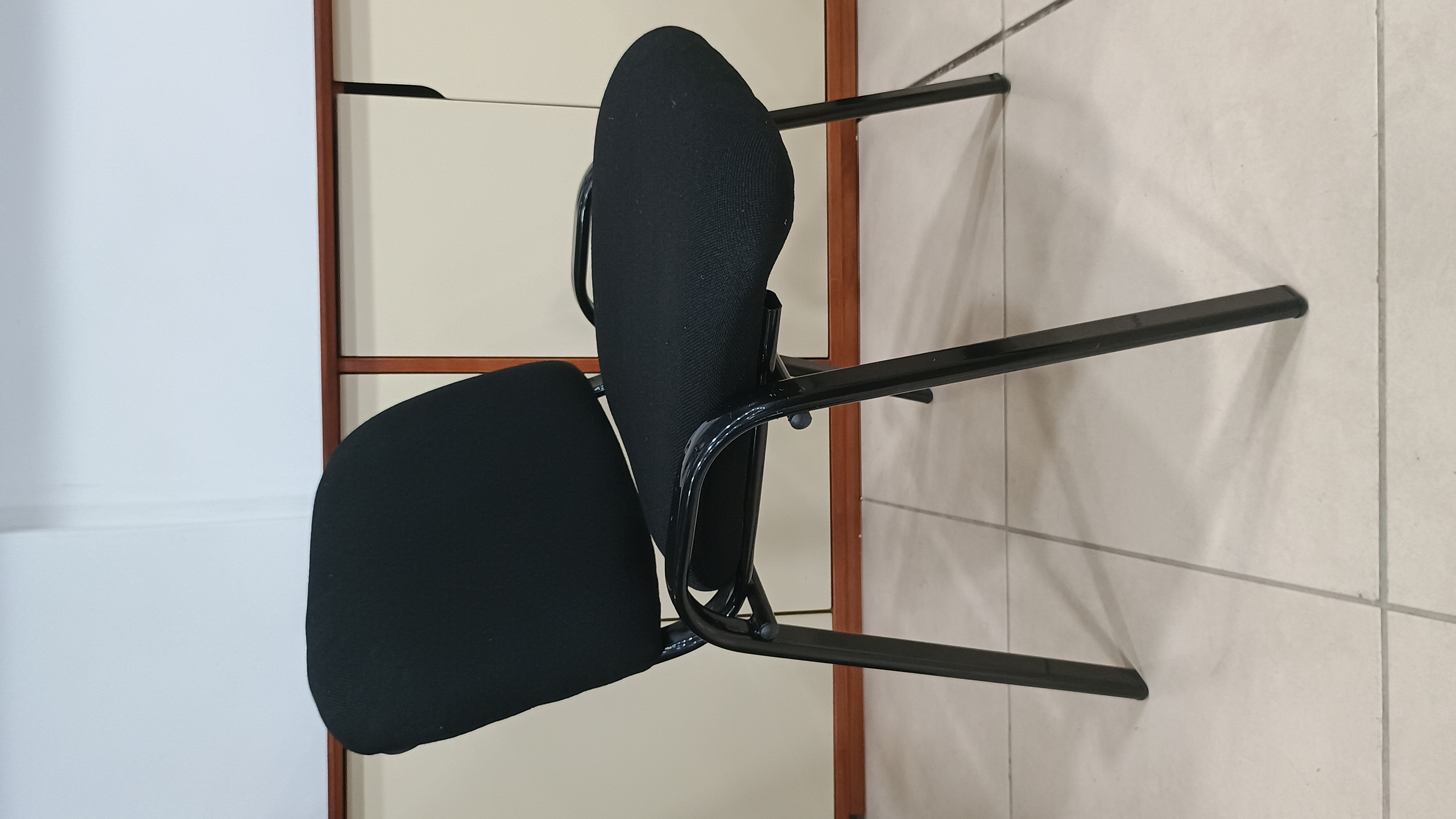 Silla fija apilable Oland