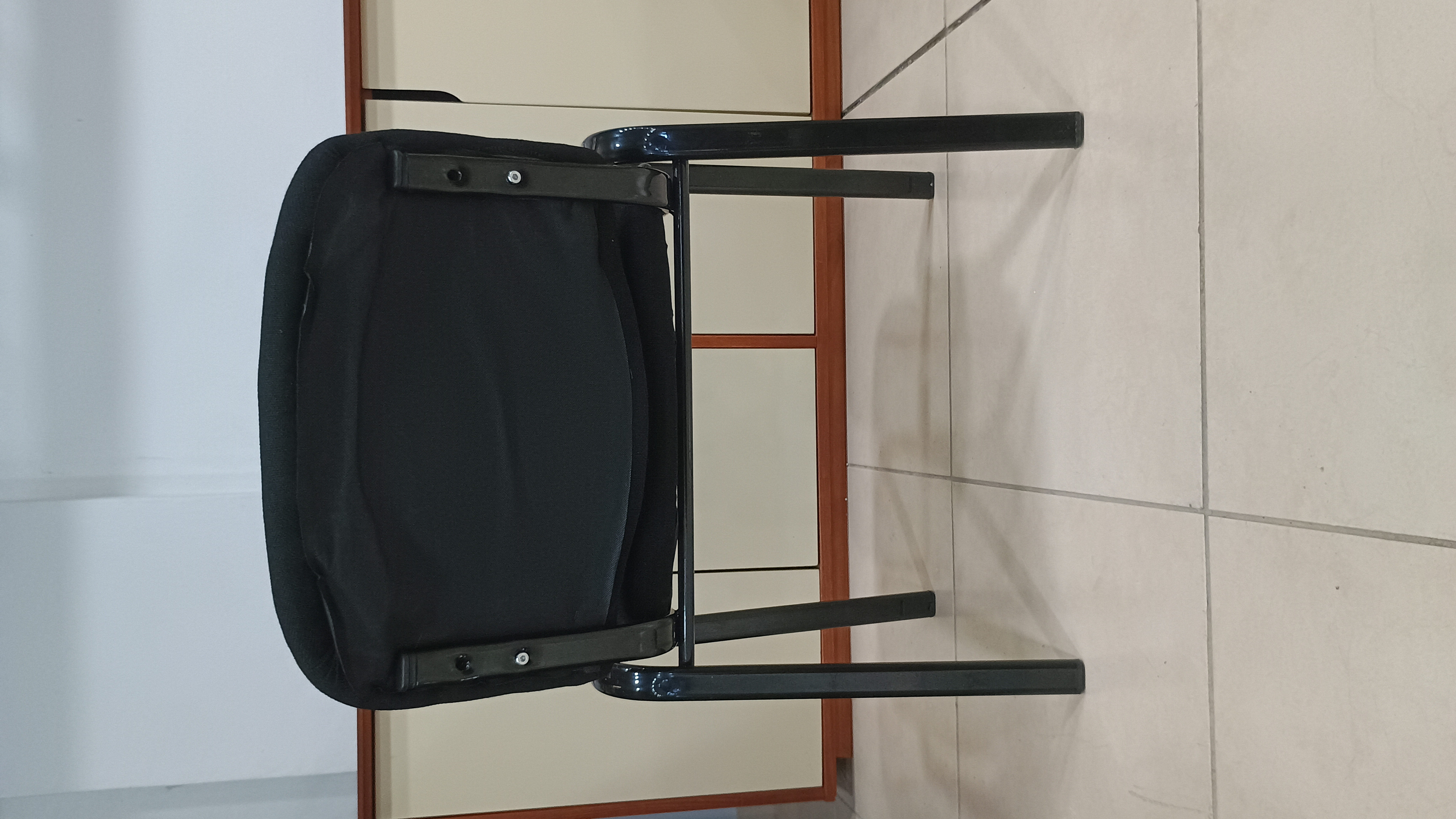 Silla fija apilable Oland