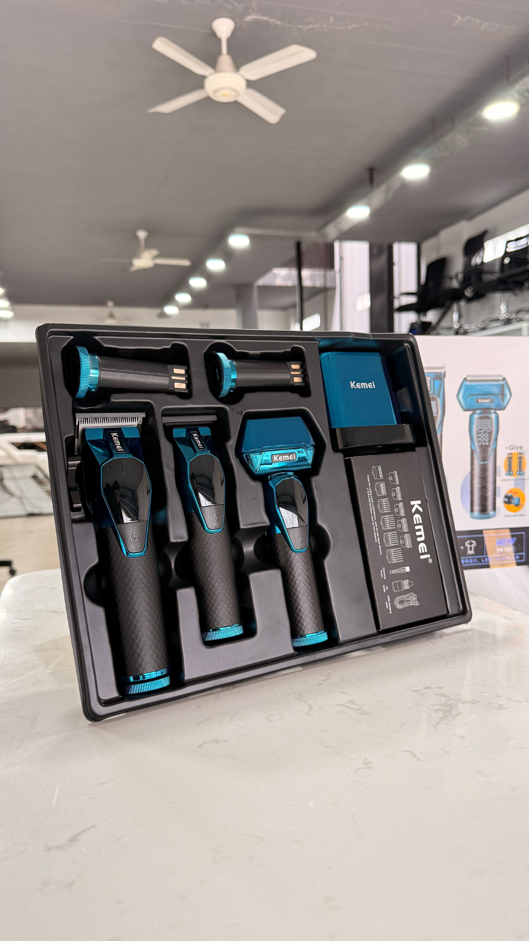 Kit clipper + trimmer + shaver inalambrico Lubricante, cepillo de limpieza, base carga y baterias (x2)