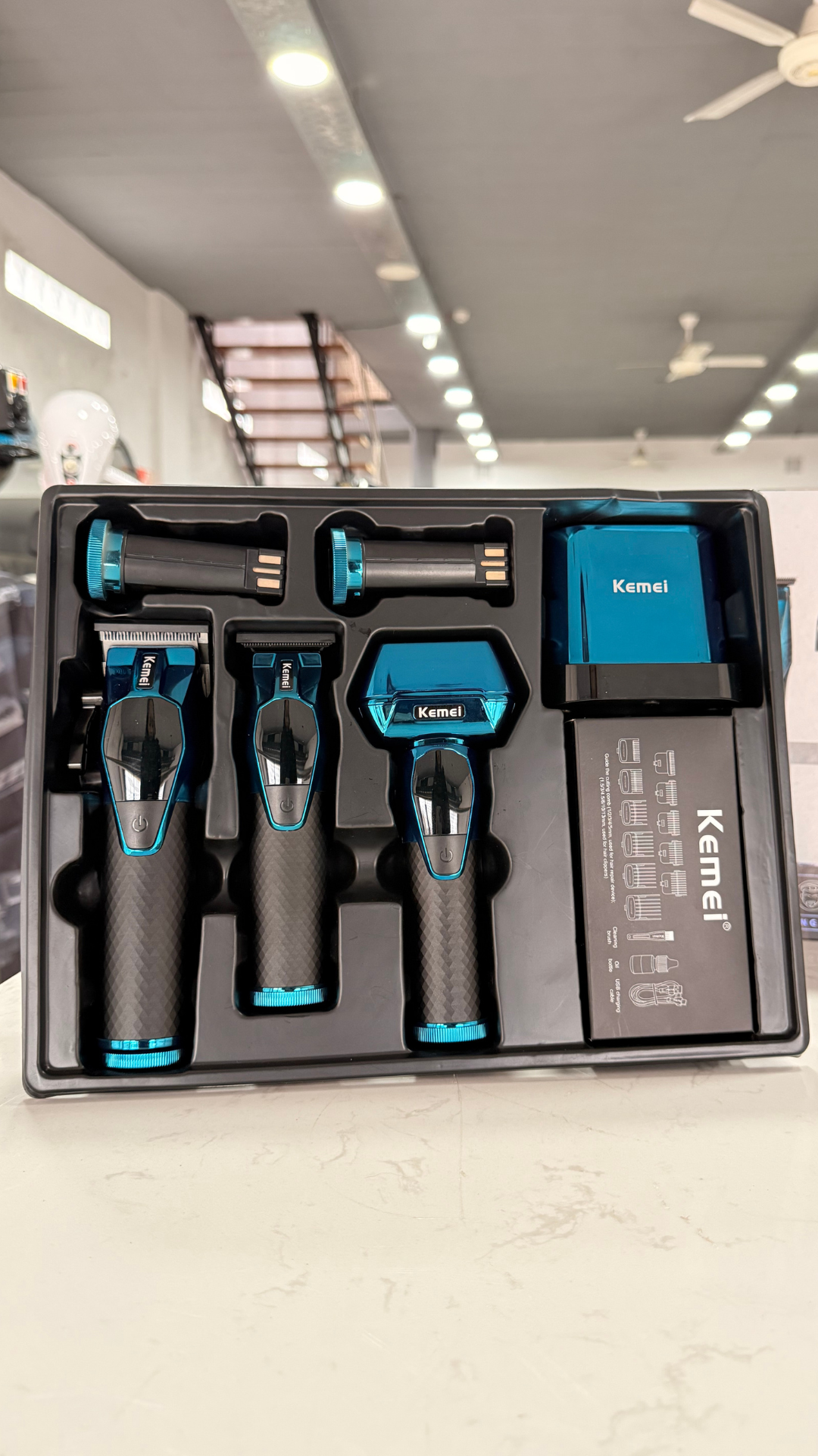 Kit clipper + trimmer + shaver inalambrico Lubricante, cepillo de limpieza, base carga y baterias (x2)